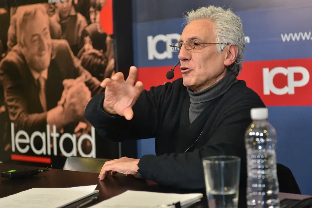 f8cc9d8b-2f44-485c-a99c-63d6213e8f9d