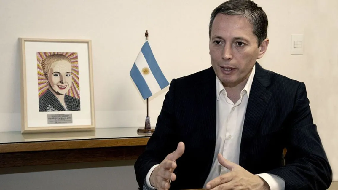 fernando-gray-1510779