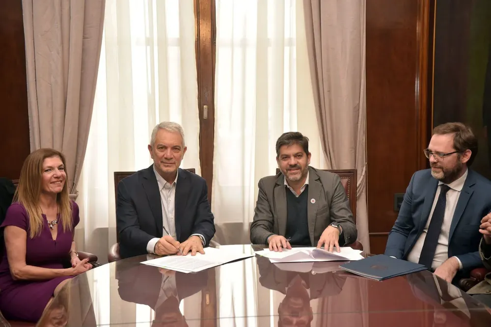 6a698b9a-18a4-459c-ac1a-d456db16825b