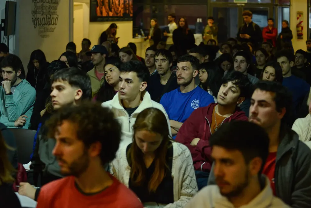 cce4c4b4-b6e3-4941-a498-a5a7c0581e83