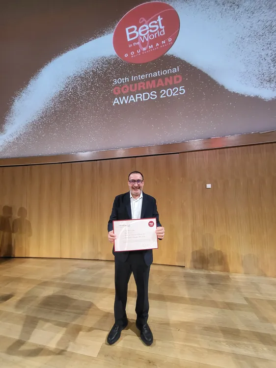 6ca711f5-52b5-4eb8-b4c7-8c7d720c529c