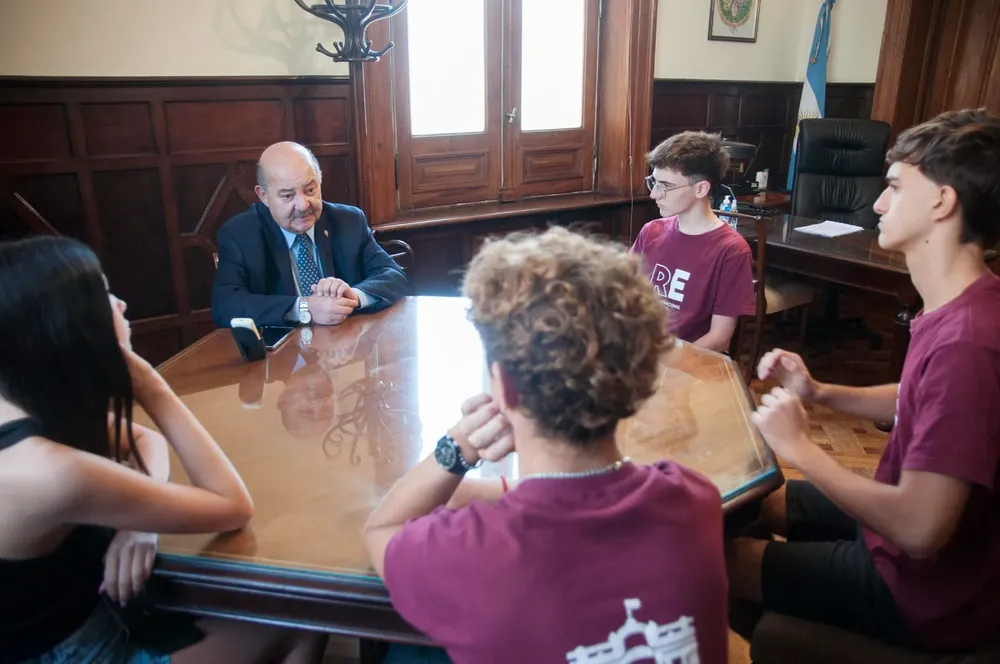 multimedia.normal.94c29f3a95aef019.MTQgUFJJTkNJUEFMX25vcm1hbC53ZWJw